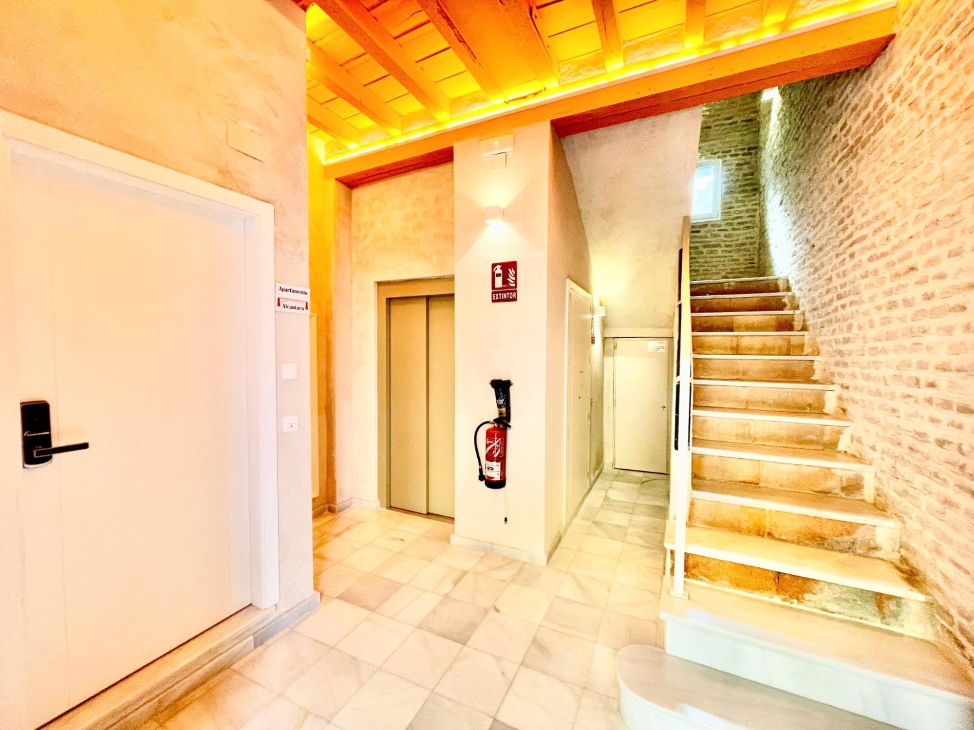 Click Triana Apartment Sevilla Kültér fotó